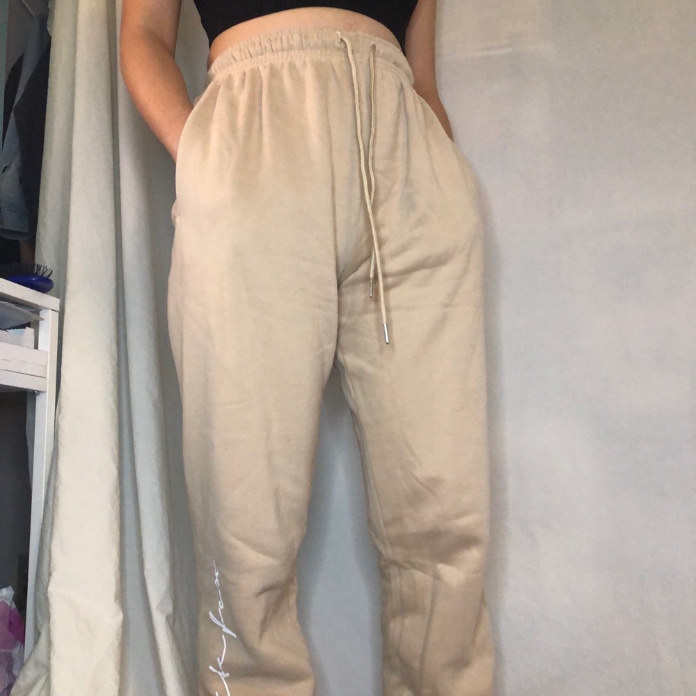 White Fox High Waisted Sweatpants in Size Small